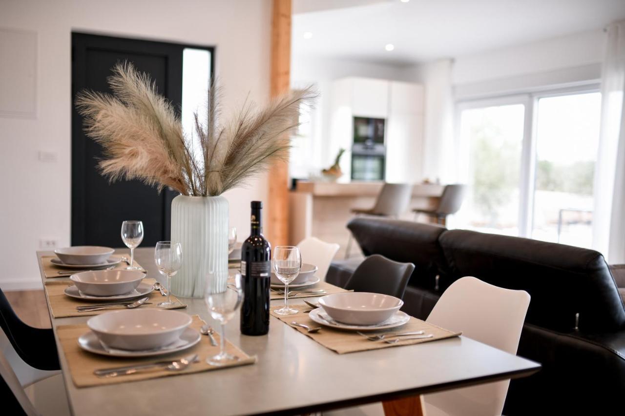 Wonderful Holiday House Bruno With Heated Pool Zadar Exterior foto